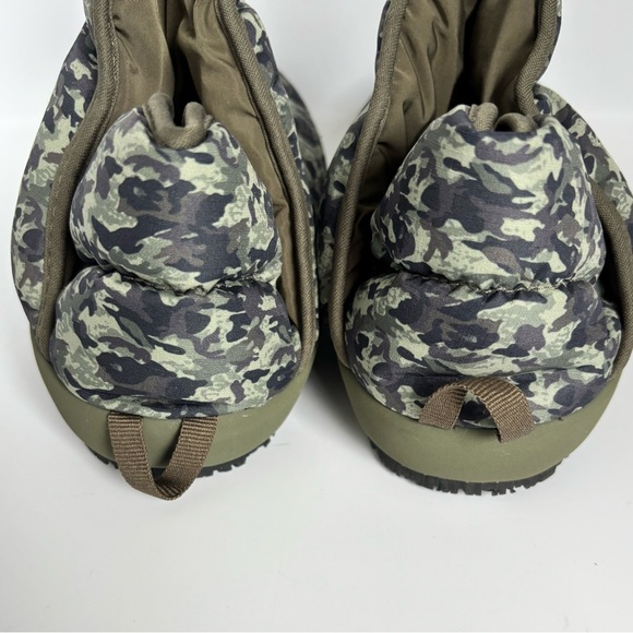 The North Face 4 Youth Thermoball Traction Booties Slippers in Camo Green - Picture 5 of 11